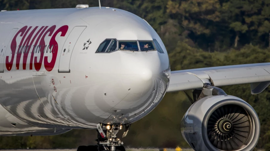 Vol Swiss LX147 évacué d'urgence à Delhi après un problème moteur