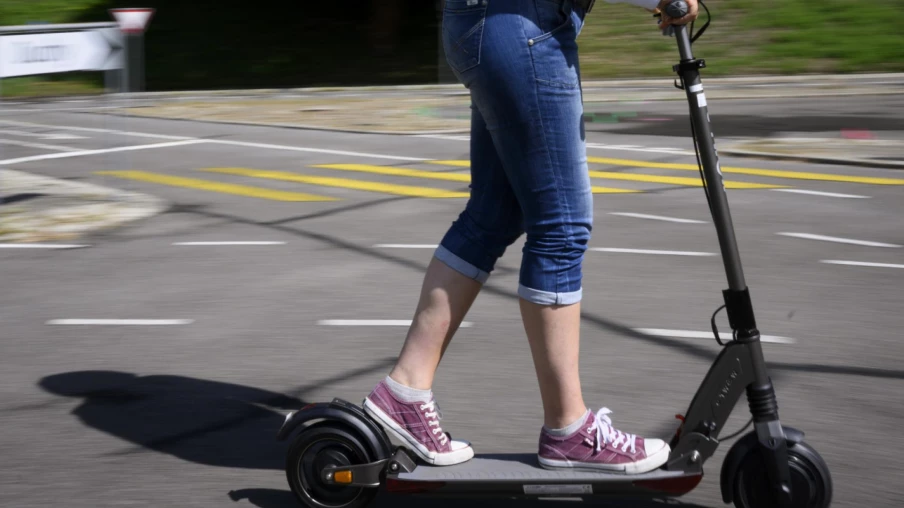 Trottinette trafiquée séquestrée à Broc : roulait à 127 km/h