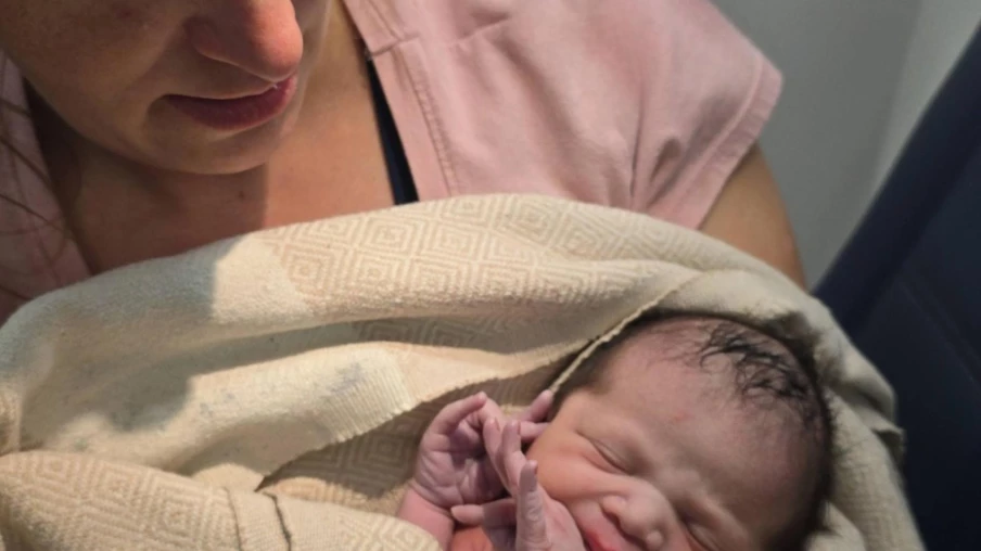 États-Unis : passagère accouche en plein vol sur un vol Delta