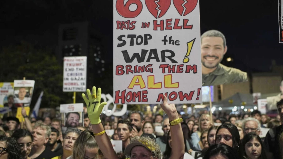 Israël : Manifestation à Tel-Aviv pour la libération des otages à Gaza au 600e jour de la guerre