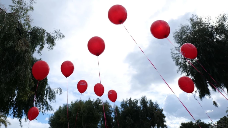 Neuchâtel interdit les lâchers de ballons et lanternes célestes