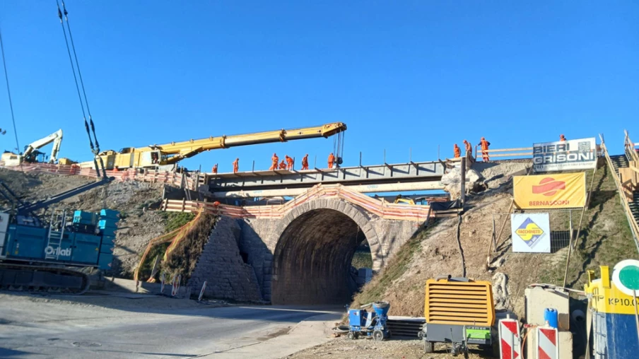 Enlèvement du pont ferroviaire provisoire à La Chaux-de-Fonds