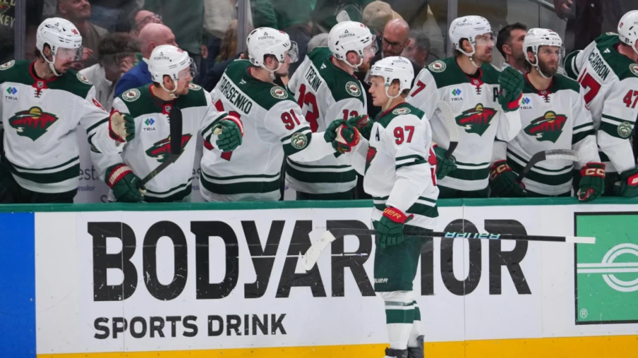 Lian Bichsel et les Stars menacés d'élimination face au Minnesota