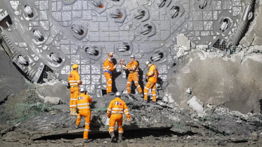 Percement intermédiaire au Gothard : le deuxième tube routier percé