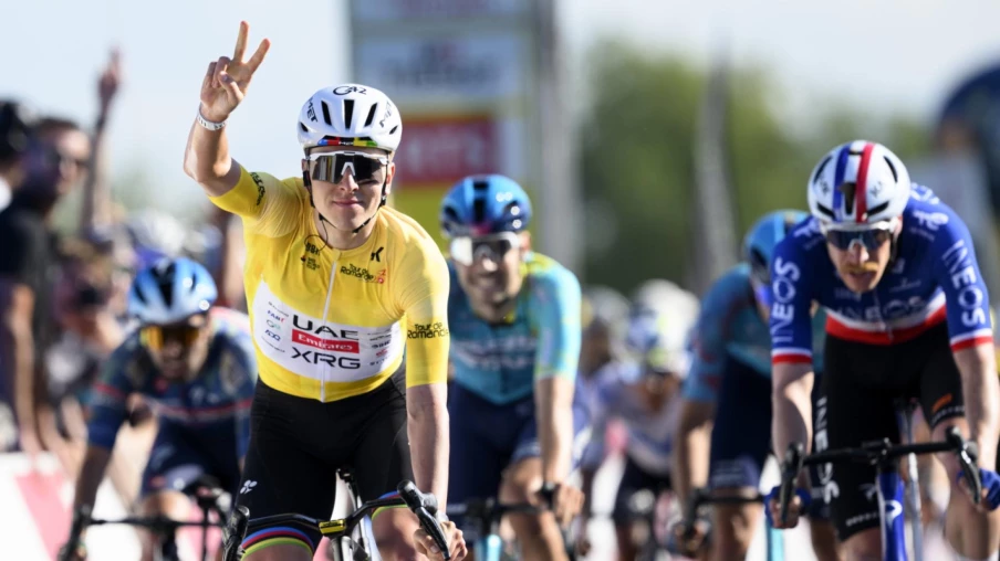 Tadej Pogacar remporte une deuxième victoire au Tour de Romandie