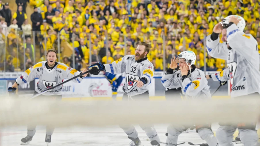 Lucas Wallmark offre le titre de champion suisse à Fribourg-Gottéron