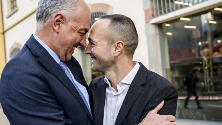 Christophe Darbellay succède à Reynard à la présidence du Valais