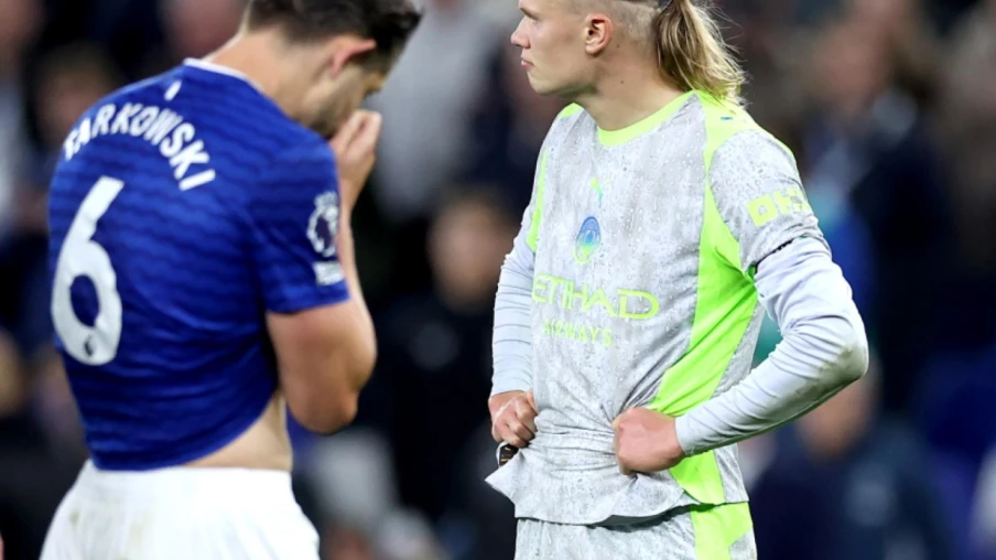 Manchester City lâche deux points à Everton après un nul 3-3