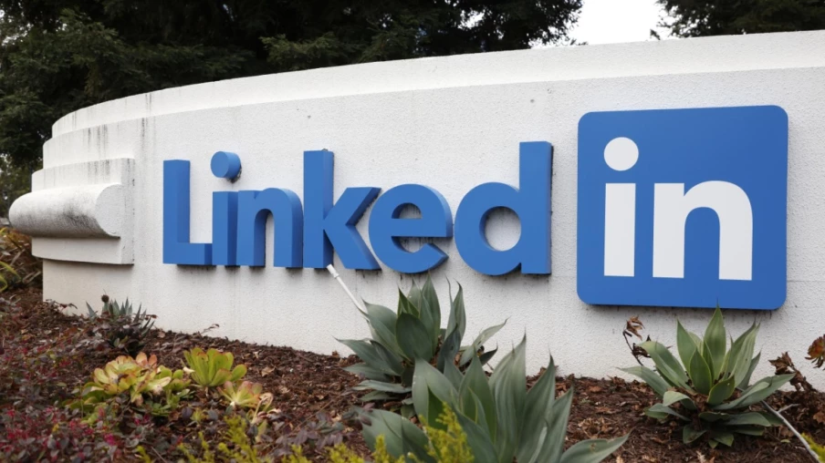 Plainte de Noyb contre LinkedIn pour vente de données des utilisateurs
