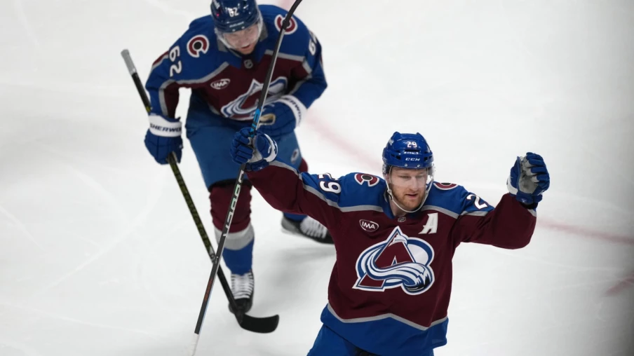 NHL : Colorado Avalanche mène 2-0 en demi-finale après un 5-2