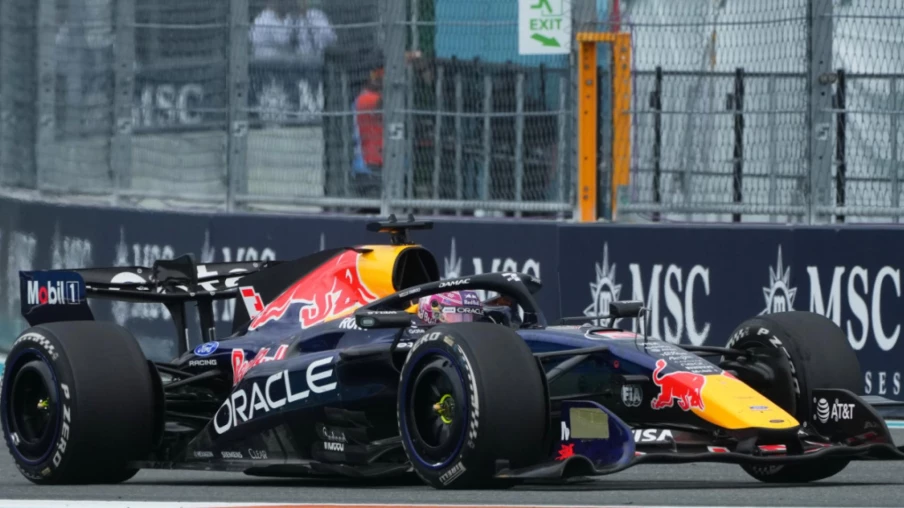 FIA : moteurs thermiques privilégiés en F1 dès 2027