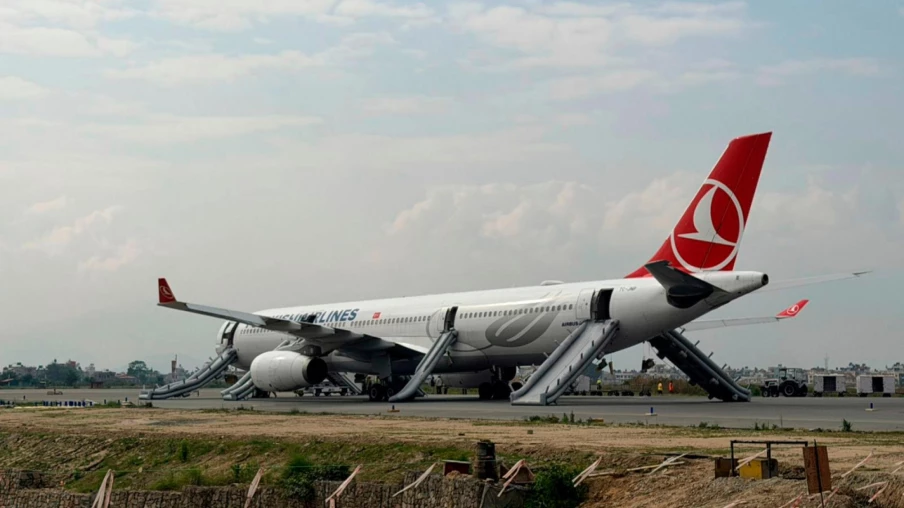 Avion Turkish Airlines en feu à Katmandou, aucun blessé