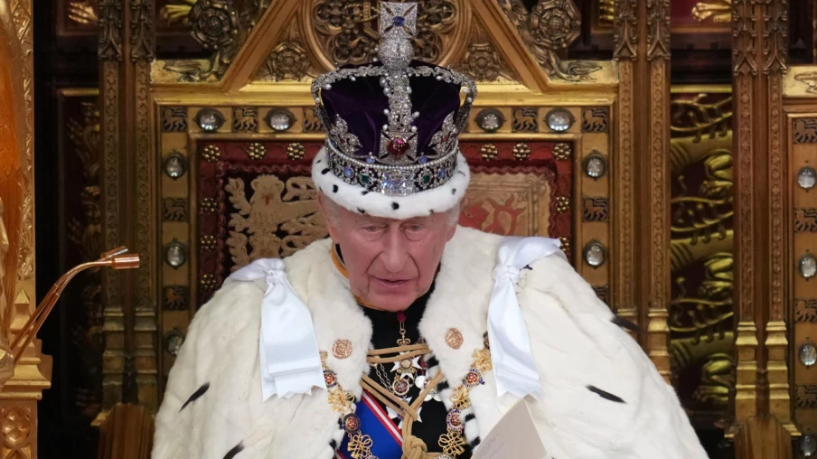 Discours du trône : le roi face aux difficultés de Keir Starmer