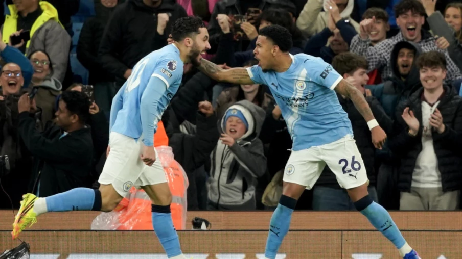 Manchester City revient à deux points d'Arsenal en Premier League