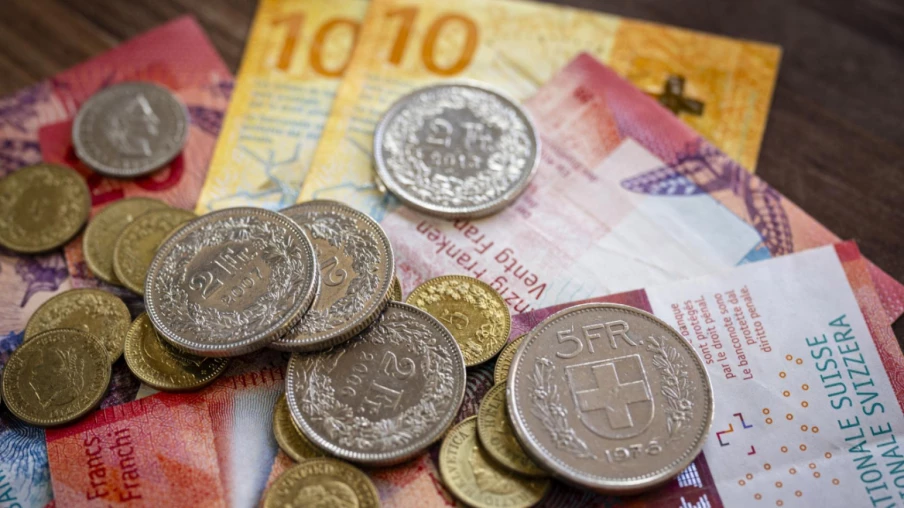 Initiative "Pas de Suisse à 10 millions" : budgets de campagne record