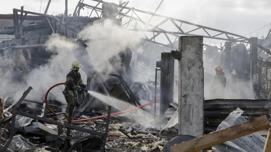Kiev en deuil après des bombardements : au moins 24 morts