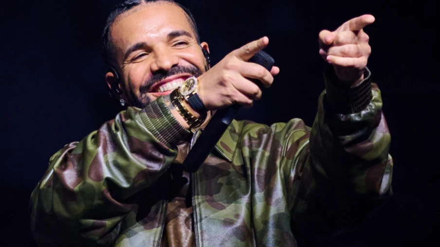 Drake : sortie massive de 43 titres en trois albums
