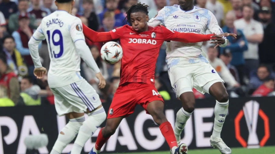 Aston Villa sacré en Europa League, Fribourg et Manzambi impuissants