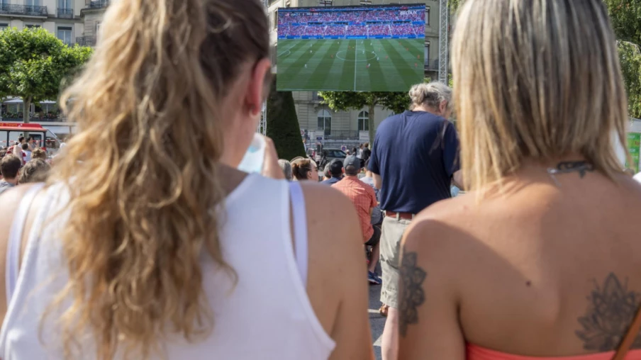 Genève autorise les écrans sur les terrasses pour la Coupe du monde