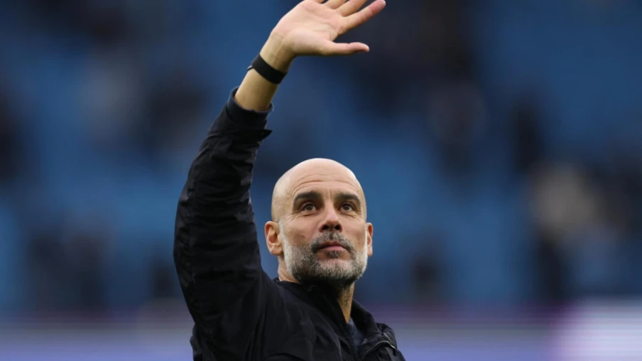 Pep Guardiola quitte Manchester City après dix ans et 20 trophées