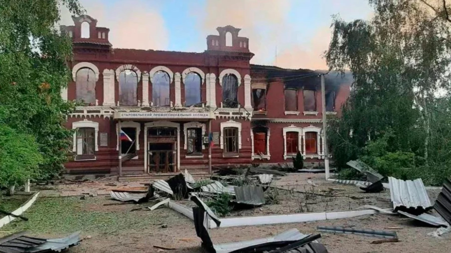 Frappe de drones sur un lycée à Starobilsk (Lougansk) : 10 morts