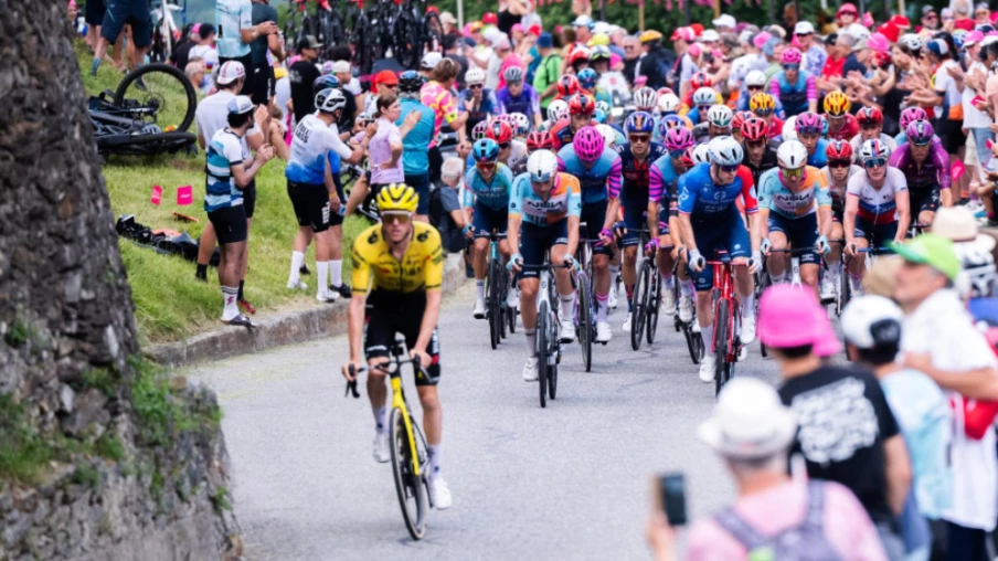 Jonas Vingegaard remporte la 16e étape au Tessin et creuse l'avance