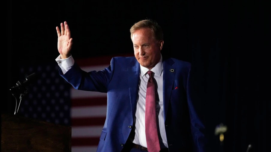 Primaires au Texas : Ken Paxton, soutenu par Trump, l'emporte