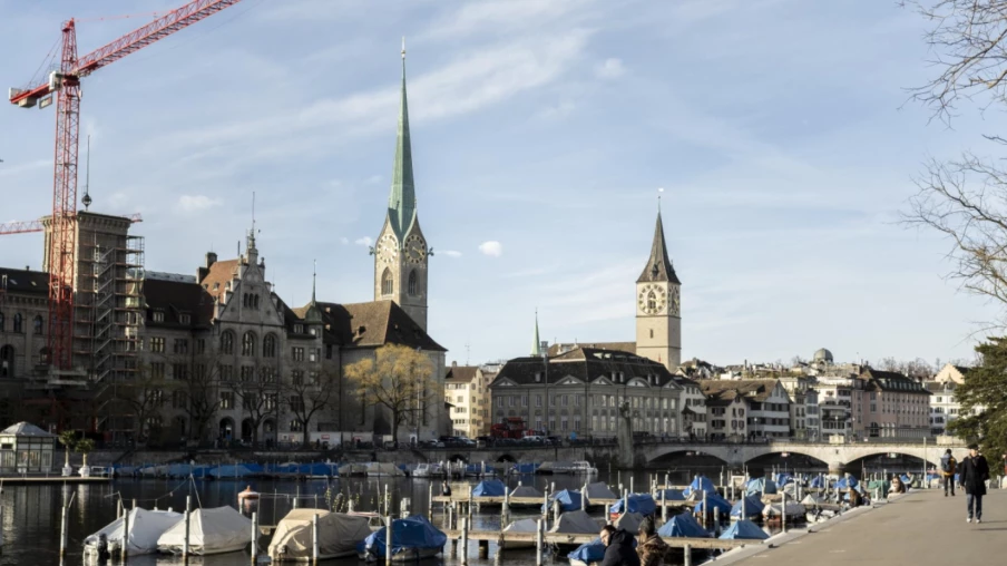 Adecco prévoit des salaires quasi stagnants en Suisse en 2026