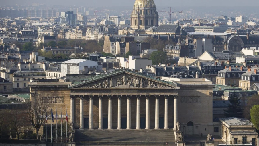 L'Assemblée nationale : abrogation à l'unanimité du 'Code noir'