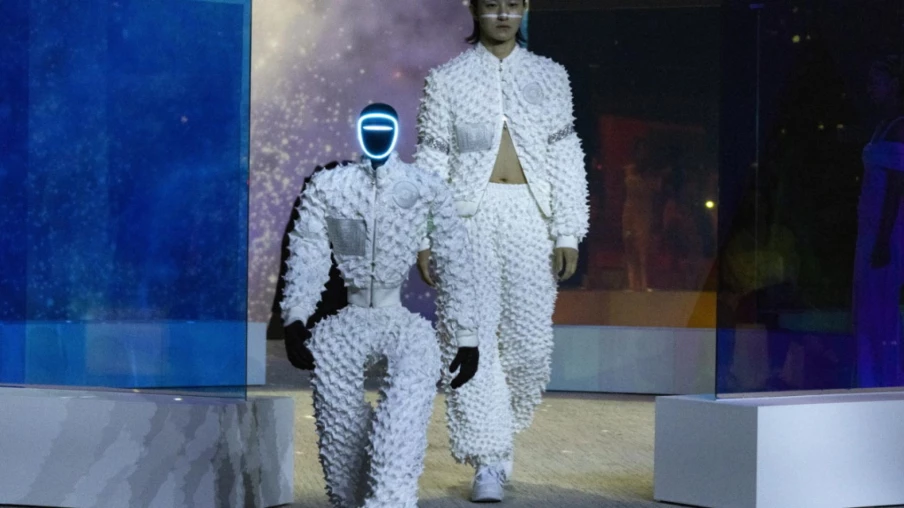Défilé à Séoul : les robots humanoïdes habillés défient la mode