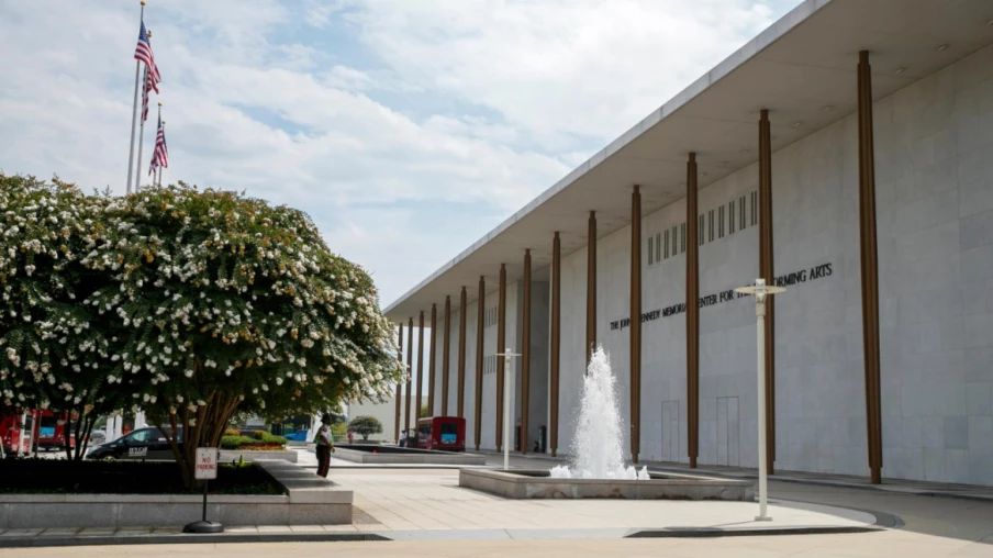 Désavoué par la justice, Trump renonce au Kennedy Center