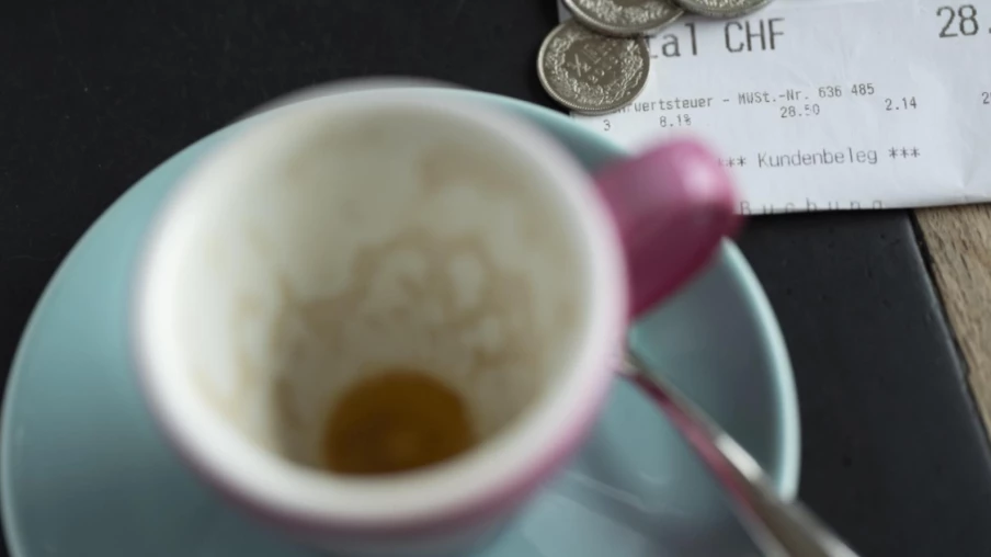 Berne refuse d'imposer le paiement en espèces dans les restaurants