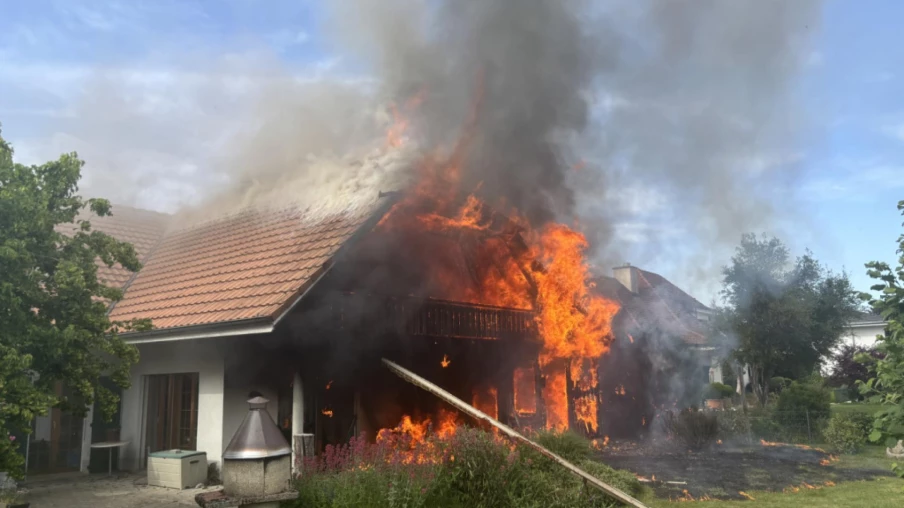 Incendie à Walperswil (BE) : remise détruite, maison inhabitable