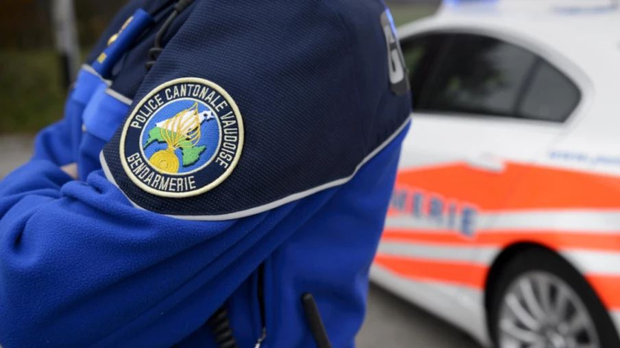 Motard de 54 ans tué à Bursinel (VD) après collision avec une voiture