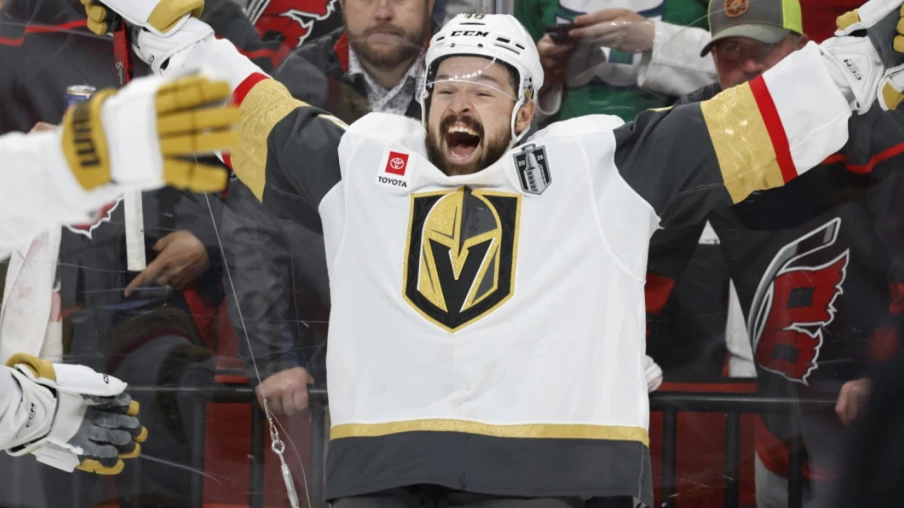 Golden Knights battent Hurricanes 5-4 en match 1 de la Coupe Stanley