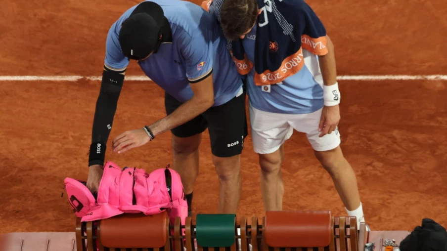 Arnaldi en demi-finale à Roland-Garros après l'abandon de Berrettini