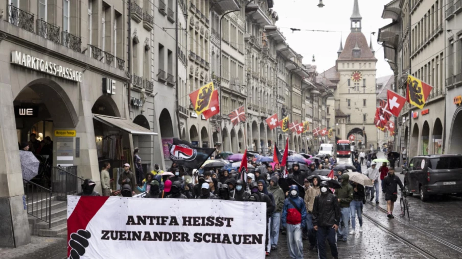 Berne : manifestation antifasciste contre le projet d'interdiction