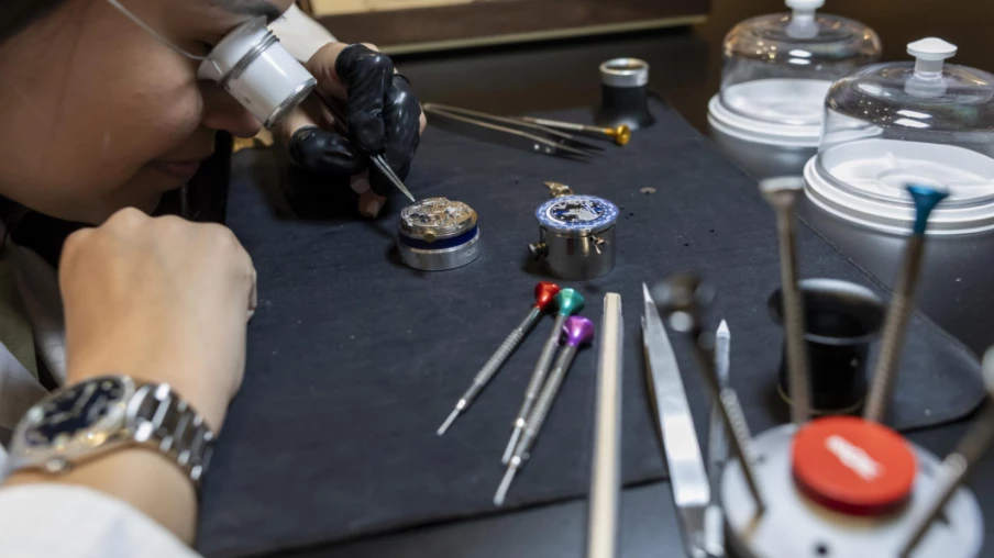 Frontière Suisse-Italie : montres de luxe, cash et drogue saisis