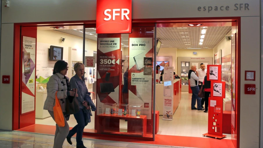 SFR : rachat par Bouygues, Free et Orange — prix et emplois menacés