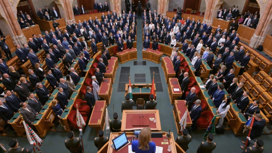 Hongrie : députés renoncent à 40% de leur salaire pour économiser