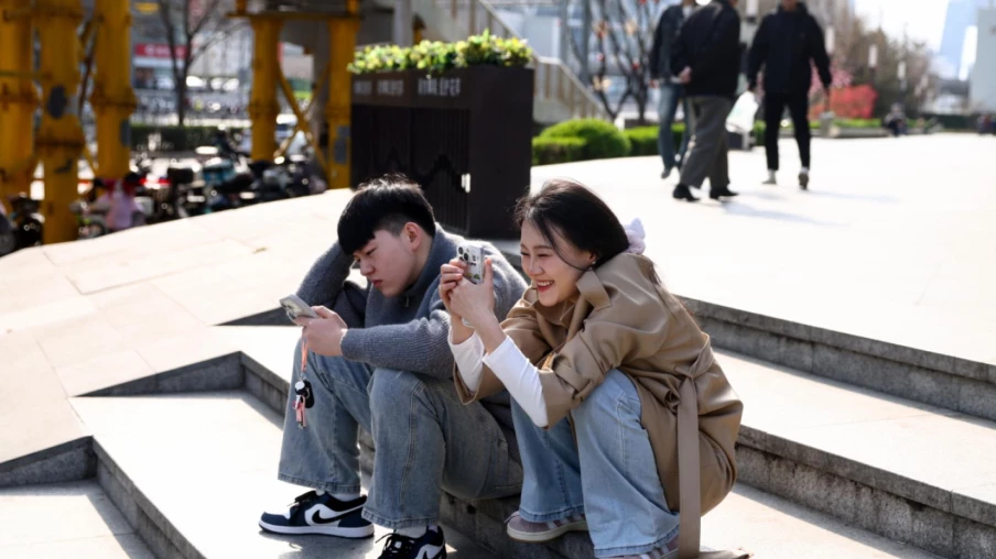 Smartphones et baisse de la fécondité : études accusent le téléphone