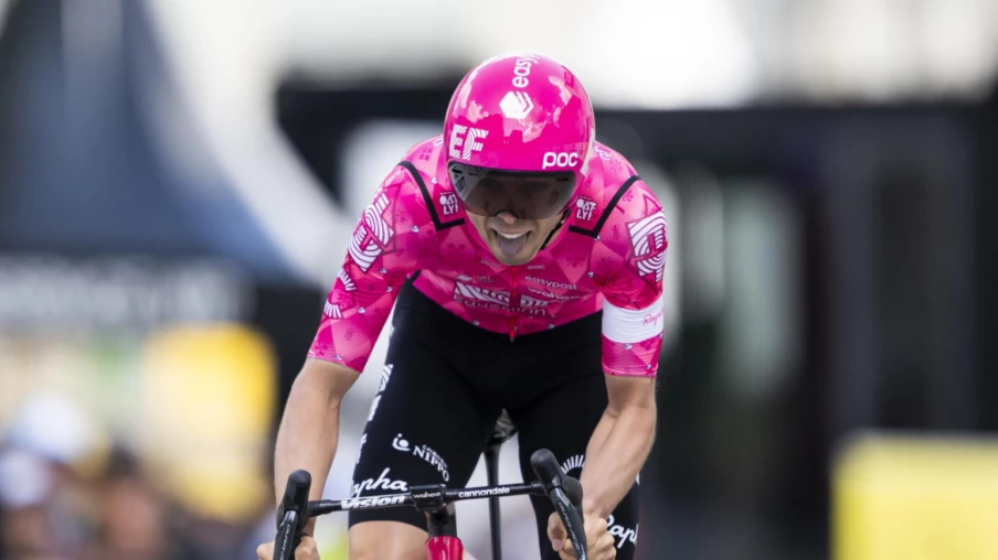 Visma gagne le chrono par équipes, Baudin conserve le maillot jaune