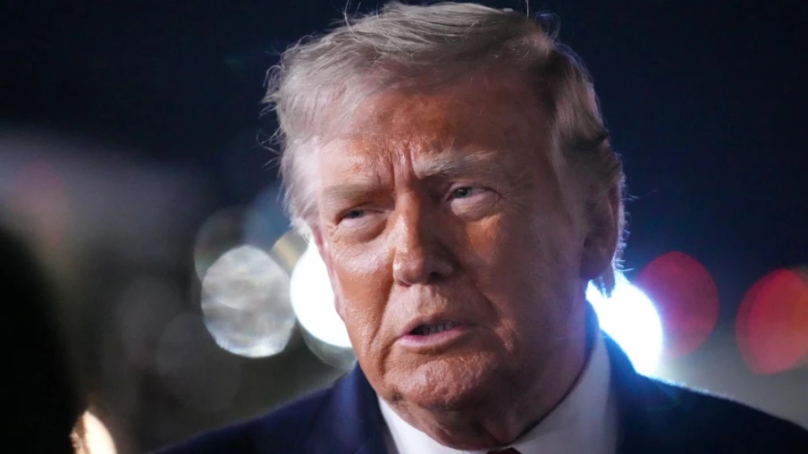 Trump accuse l'Iran d'avoir abattu un hélicoptère Apache américain