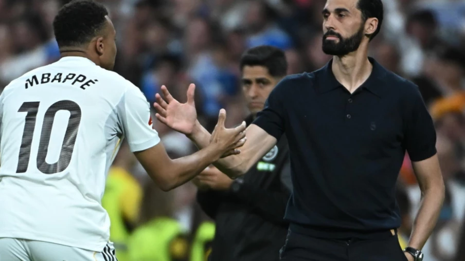 Real Madrid officialise le départ d'Álvaro Arbeloa, Mourinho pressenti