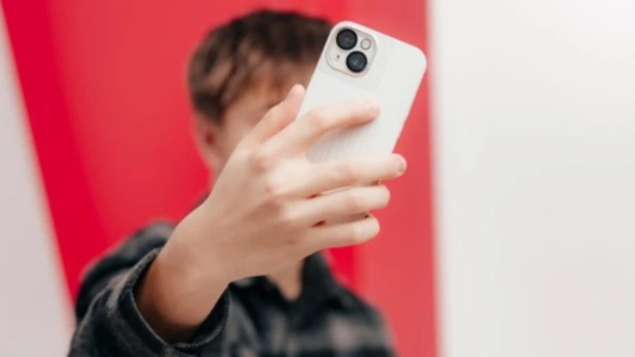 Hausse des deepfakes et sextorsion chez les jeunes en Suisse