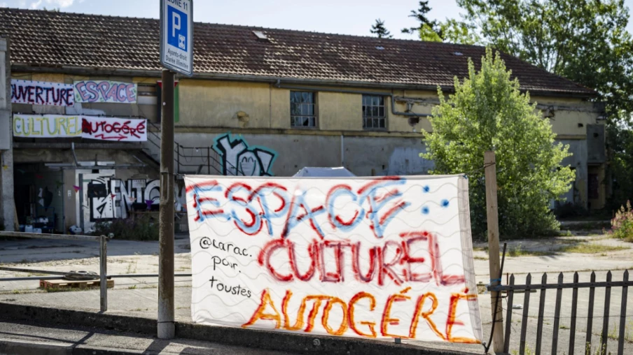 Le collectif Abal occupe toujours les anciens abattoirs de Serrières