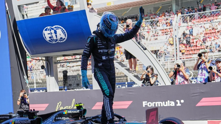 George Russell en pole au GP de Catalogne devant Hamilton