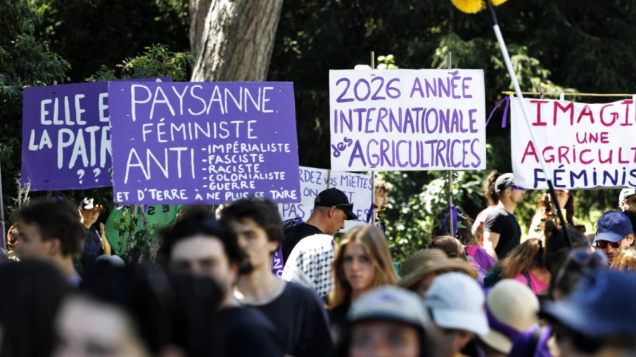 G7 : début d'une manifestation à Genève, cortège quitte Mon Repos