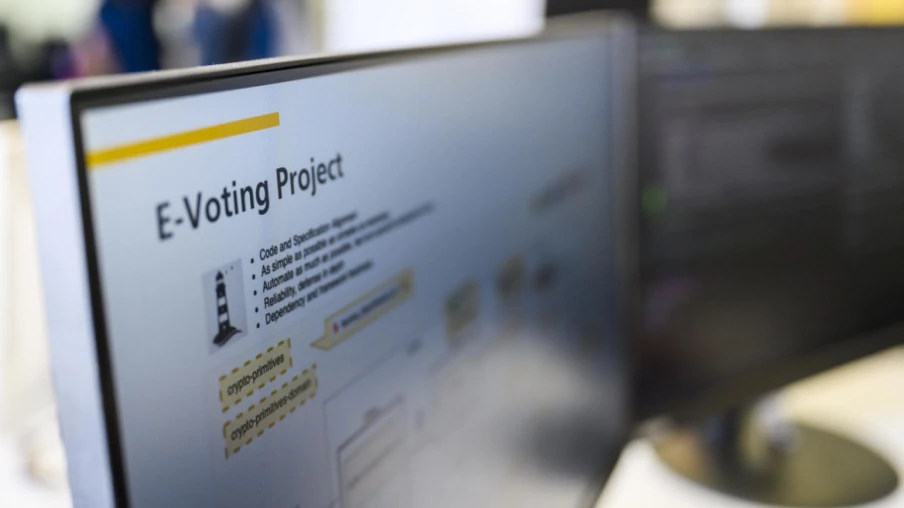 Le canton de Berne envisage des essais pilotes de vote électronique pour moderniser les élections