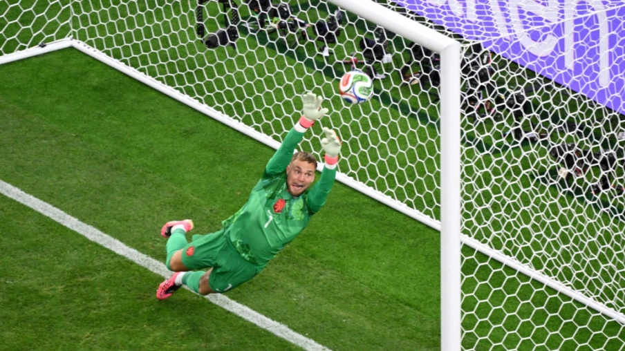 Pays-Bas et Japon se quittent sur un nul 2-2 à Arlington